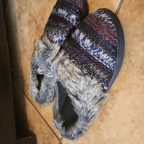 Dena Lives Memory Foam Women's Slippers - Picture 4 of 12